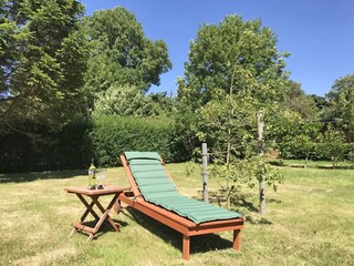 Riesen Garten mit vielen lauschigen Ecken
