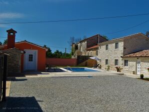 Holiday house Mikela - Višnjan - image1