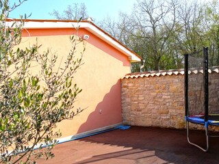 Trampolin vorhaden