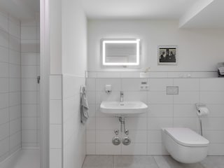 7 x Bad mit Dusche, WC, WT