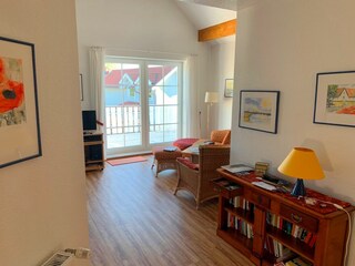 Blick vom Flur ins Wohnzimmer