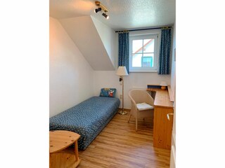 Kinderzimmer mit Einzelbett