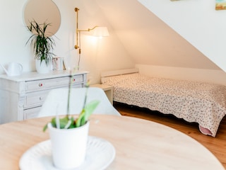 Die zwei kleineren Betten sind 120x200 groß