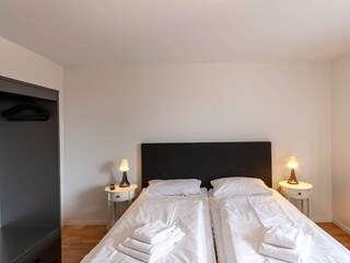 Schlafzimmer 4