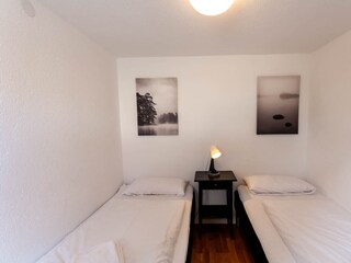 Schlafzimmer 6