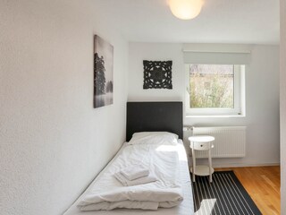 Schlafzimmer 9