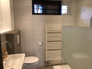 Bad mit ebenerdiger Dusche