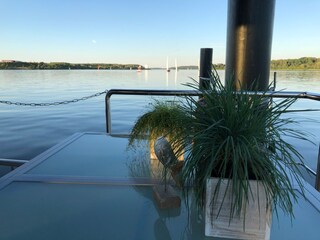 Terrasse mit toller Aussicht ...