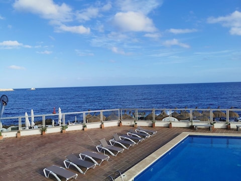 Ferienwohnung Vista al Mar mit Pool und Meerblick