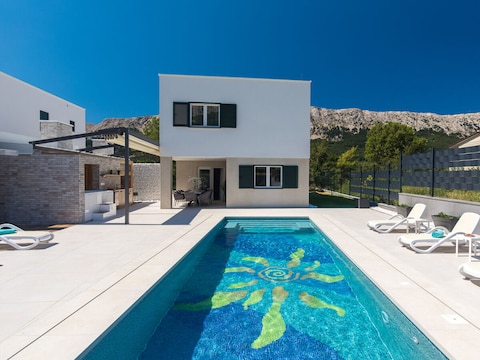 Villa Aurora