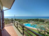 Villa mit Pool und Meerblick auf Sizilien