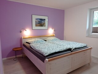 Schlafzimmer mit Doppelbett