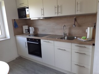 Moderne helle Küche