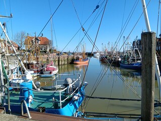 Hafen mit Fischerbooten in Neuharlingersiel