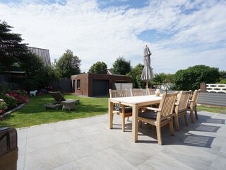 Terrasse mit Garten