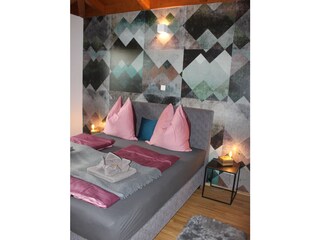 Schlafzimmer  m. Boxspringbett 180 x 200