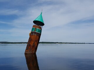 Duckdalbe in der Hafeneinfahrt