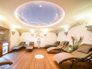 Wellnessbereich mit Ruheraum zum Entspannen