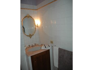 Bad mit Badewanne