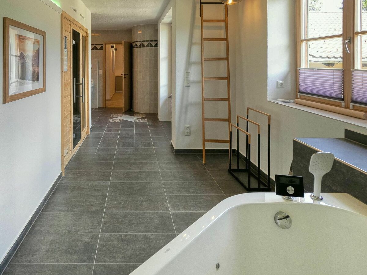 Ferienwohnung Chaletwohnung Weitblick mit Wellness, Schönau am