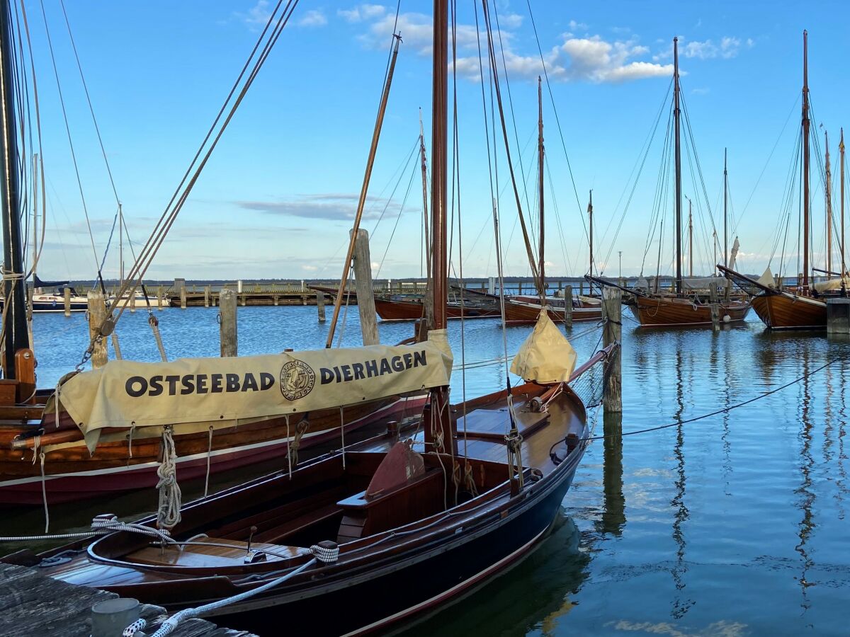 Zeesbootfahren im Hafen von Dierhagen