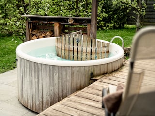Chalet_Aussen_Jacuzzi