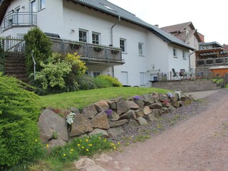 Eingang Ferienwohnung mit Stellplatz und Freisitz