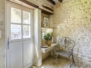 Farmhouse Sauvigny Features 11