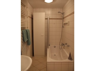 Badezimmer mit Badewanne