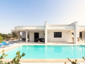 Stella Cadente con piscina, giardino recintato, a 4 km dalle spiagge