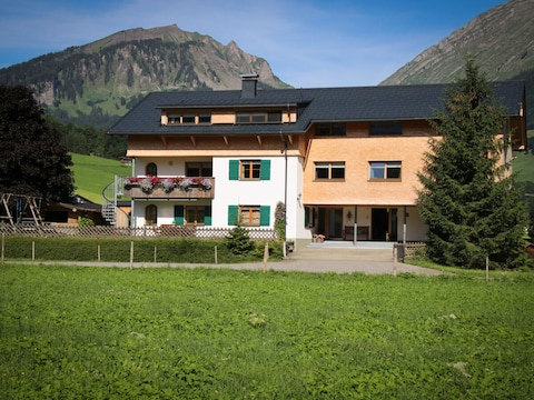 Ferienwohnung im Haus Bergquell mit Pferdestall