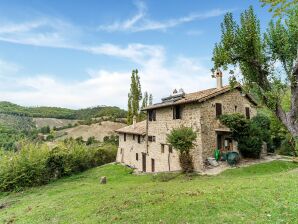 Maison de vacances Logement situé au sein de la nature avec piscine - Nocera Ombre - image1