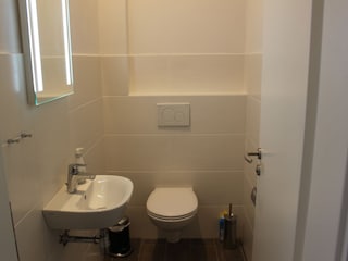 separates WC
