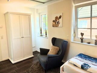 Schlafzimmer mit zwei Einzelbetten