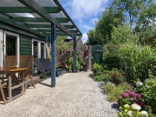 Überdachte Südterrasse