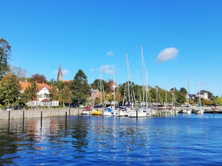 Hafenpromenade von Eckernförde, netter Ortsteil Borby