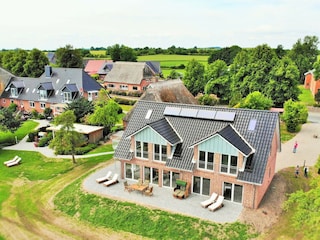 Das neue Seehaus mit den 2 großzügigen Wohnungen