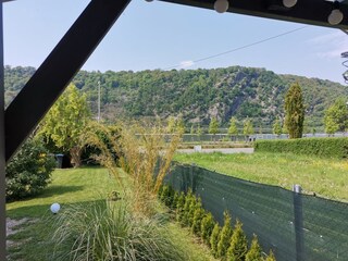 Blick vom Freisitz auf den Rhein