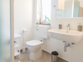 Das Badezimmer, neu und modern