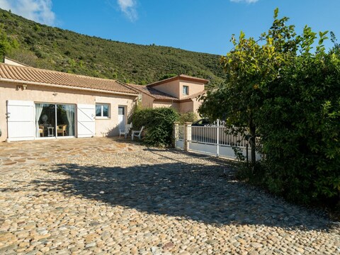 Villa à Montouliers avec piscine privée