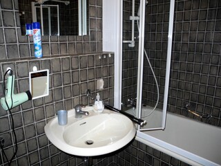 Badewanne/Duschabtrennung