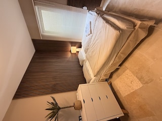 Schlafzimmer 2 neu renoviert und neue Matratzen