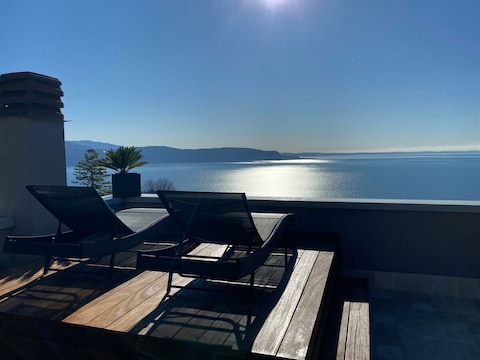 Holiday apartment Fantastic sea & mountain view