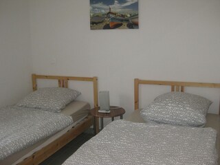 Schlafzimmer 2