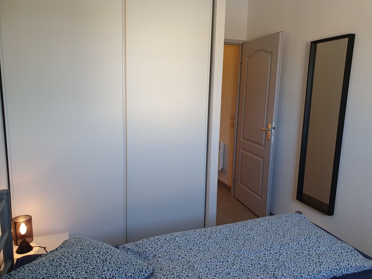 Schlafzimmer 2 im Obergeschoss, Wandschrank