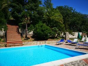 Charmante Villa in Polizzi Generosa mit Swimmingpool