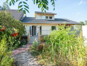 Ruhiges Ferienhaus in Winsen, Pfahlhaus am Fluss - Winsen (Aller) - image1