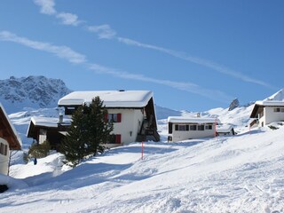 Skipiste direkt am Chalet vorbei