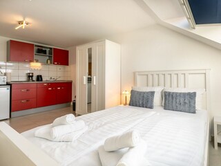 Wohn- und Schlafzimmer