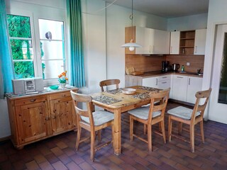 Küche mit Essbereich